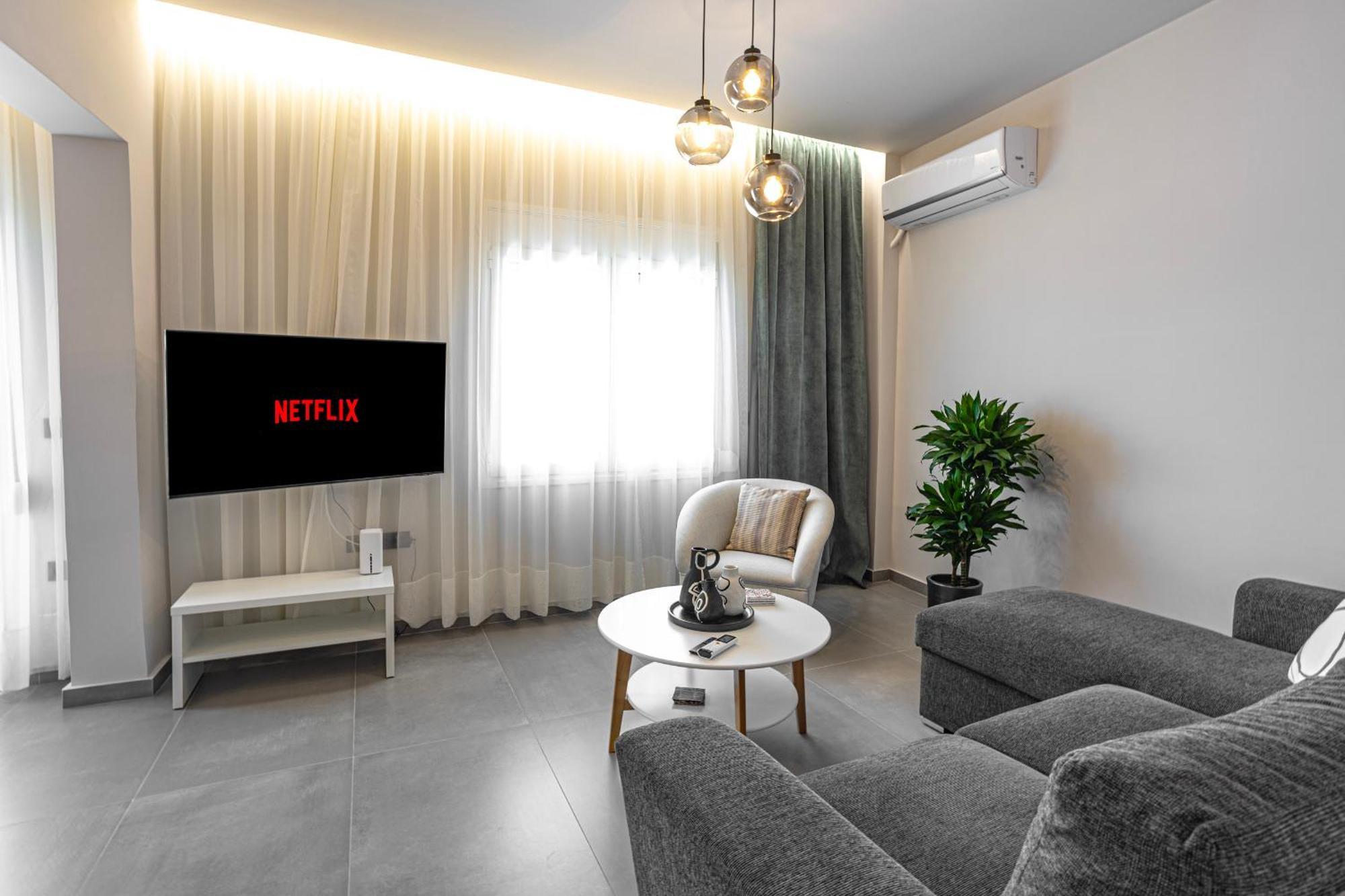 Luxury Apartment By The Sea- Euripus Strait Karababás エクステリア 写真